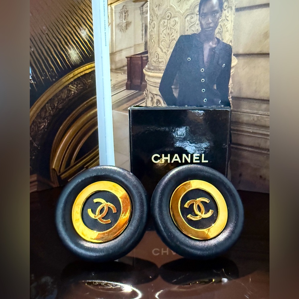 HUGE 24K gold plated CHANEL vintage leather clip on earrings